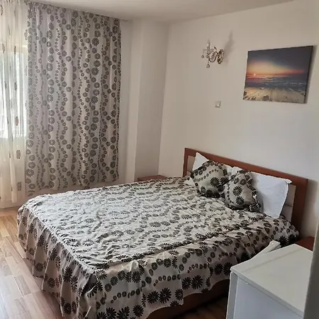 Hostel Casa Evelin 2mai Două Mai
