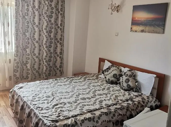 Hostel Casa Evelin 2mai Două Mai